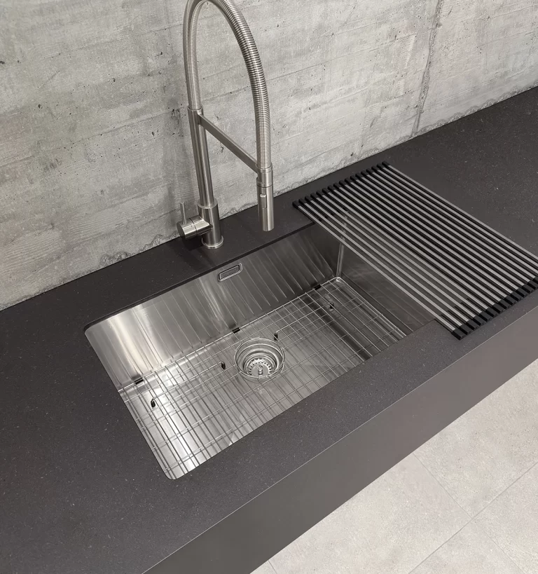 Hermes 1 poza Empotrable Signature con rebose de 71.1x40.6x25.4 cm