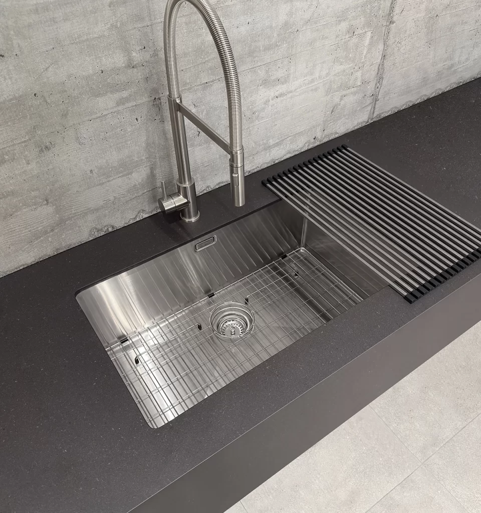 Hermes 1 poza Empotrable Signature con rebose de 71.1x40.6x25.4 cm