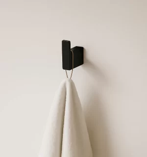 Perchero Simple Flatt Minimal Negro Ferretti